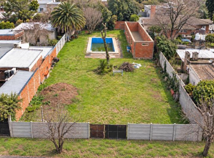 Terreno · 902m²