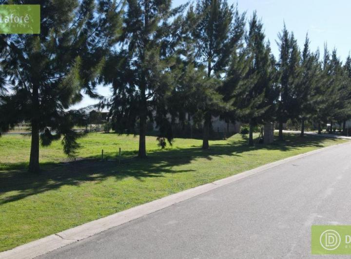Terreno · 772m²
