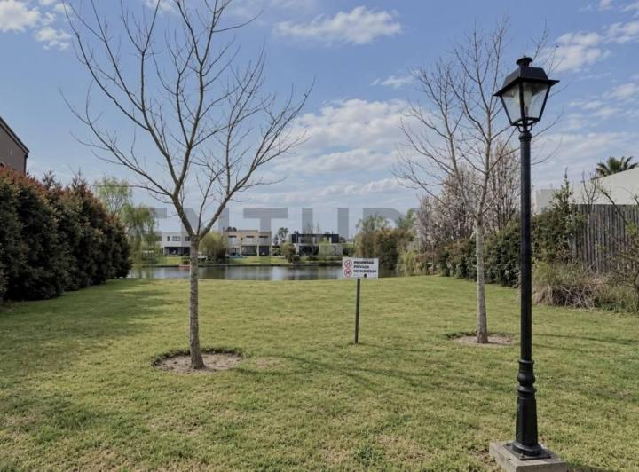 Terreno · 986m²