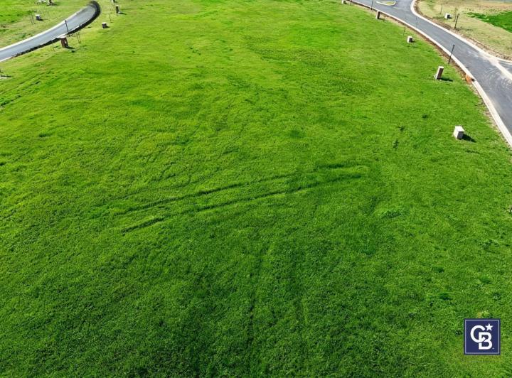 Terreno · 600m²