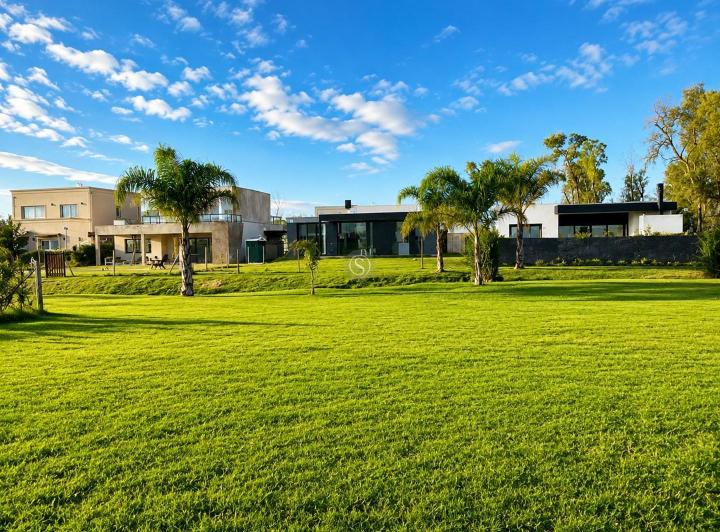 Terreno · 555m²