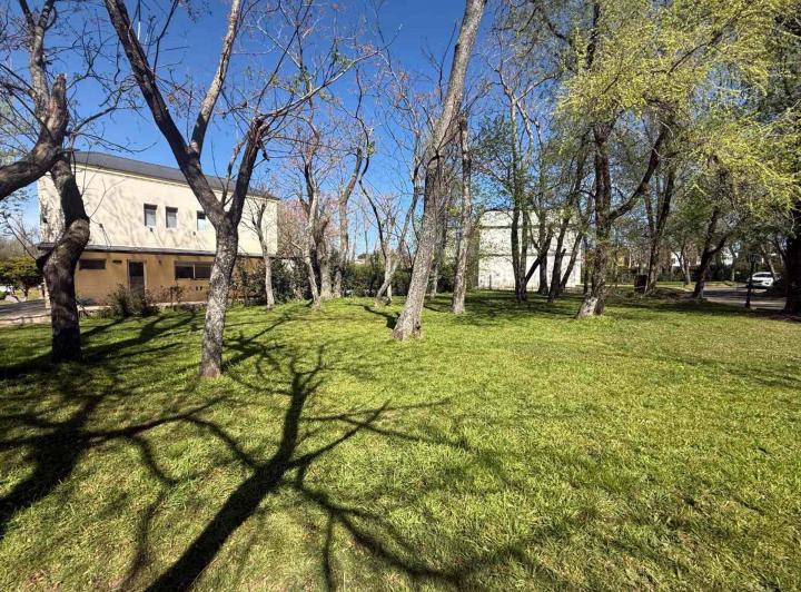 Terreno · 600m²