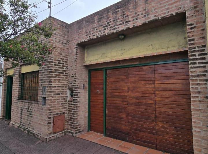 Casa · 256m² · 5 Ambientes · 1 Cochera