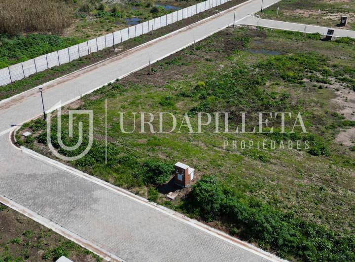 Terreno · 393m²