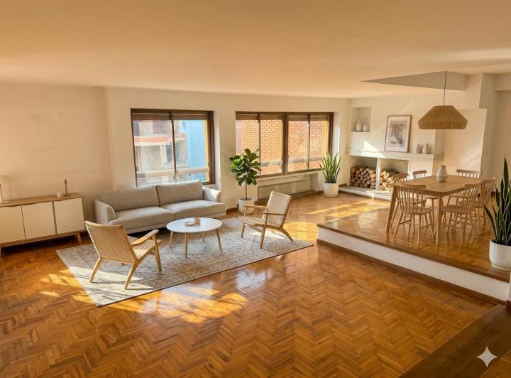 Departamento · 210m² · 7 Ambientes · 1 Cochera