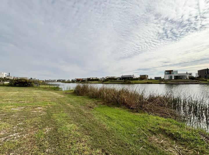 Terreno · 850m²