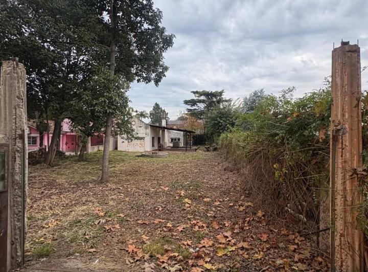 Terreno · 874m²