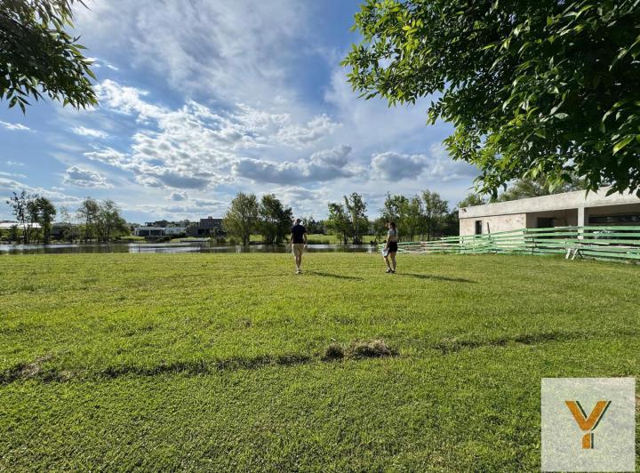 Terreno · 1217m²