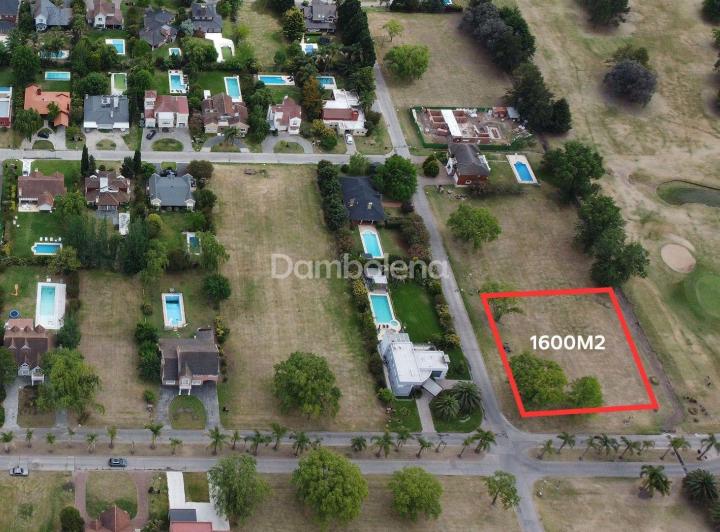 Terreno · 1600m²