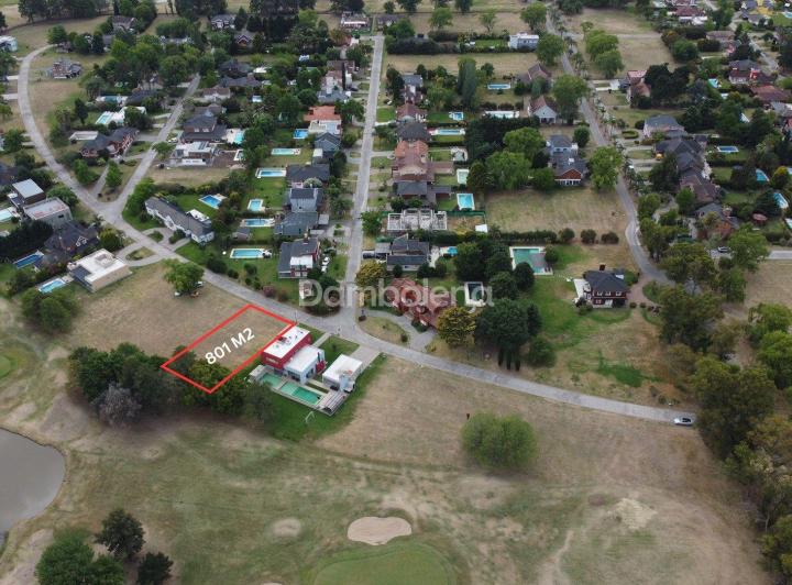 Terreno · 801m²