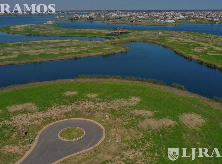 Terreno · 1299m²