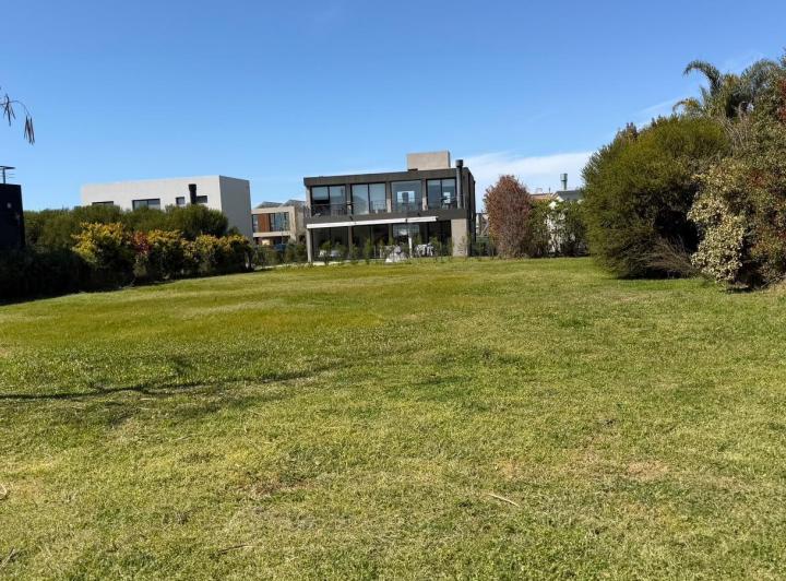 Terreno · 636m²