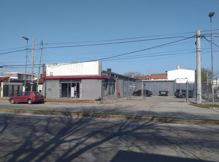 Local comercial · 454m² · 10 Cocheras