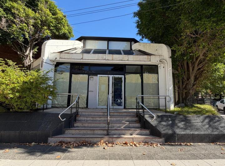 Local comercial · 420m² · 1 Ambiente · 5 Cocheras