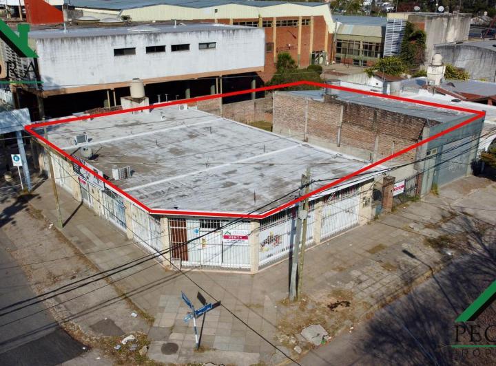 Local comercial · 367m² · 10 Ambientes · 4 Cocheras