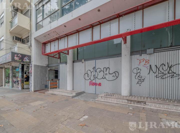 Local comercial · 586m²