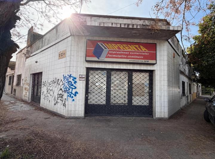 Local comercial · 130m² · 4 Ambientes