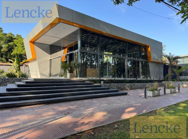 Local comercial · 524m² · 20 Cocheras