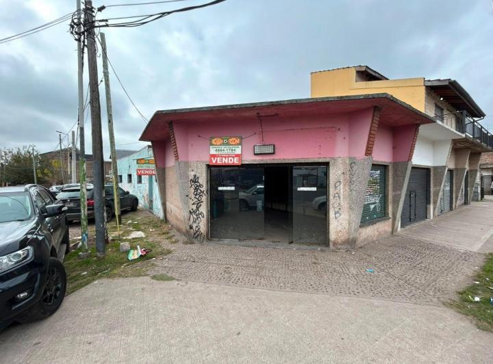 Local comercial · 200m² · 3 Ambientes · 2 Cocheras
