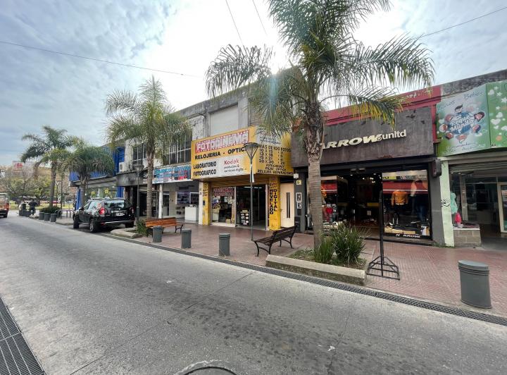Local comercial · 830m²