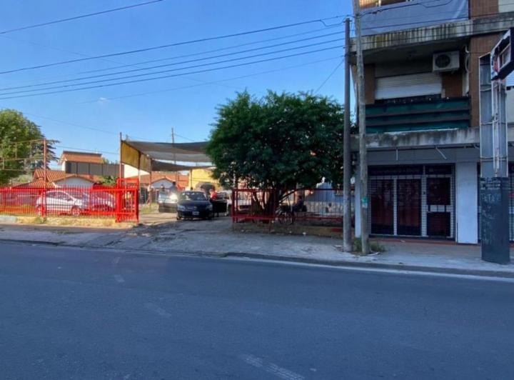 Local comercial · 858m²