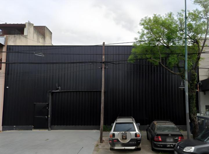 Local comercial · 650m² · 3 Ambientes · 10 Cocheras