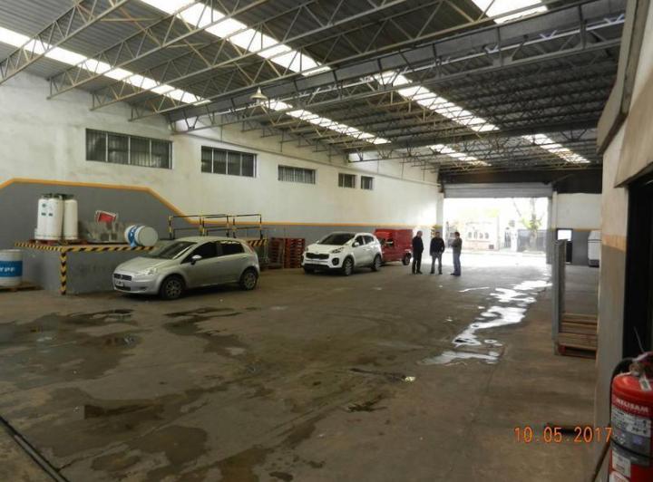 Local comercial · 850m² · 4 Cocheras