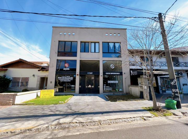 Local comercial · 163m² · 3 Ambientes · 4 Cocheras