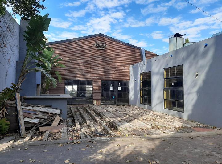 Local comercial · 217m²