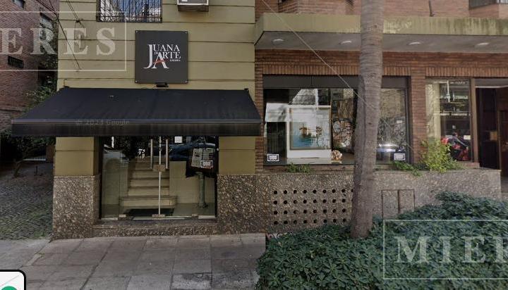 Local comercial · 210m² · 3 Cocheras