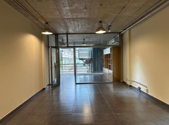 Local comercial · 64m² · 1 Ambiente · 2 Cocheras