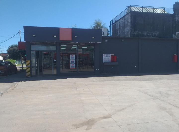 Local comercial · 410m² · 10 Cocheras
