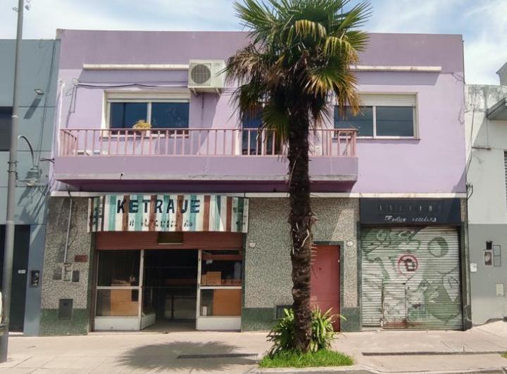 Local comercial · 250m² · 7 Ambientes · 1 Cochera