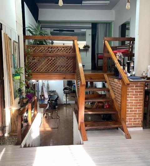 Local comercial · 182m²