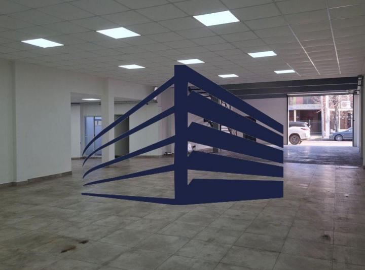 Local comercial · 647m²