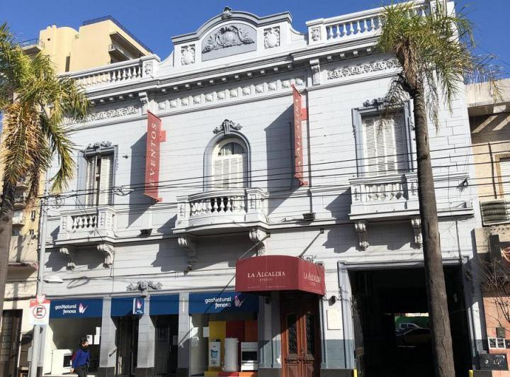 Local comercial · 1000m² · 30 Cocheras