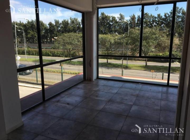 Local comercial · 50m² · 1 Cochera