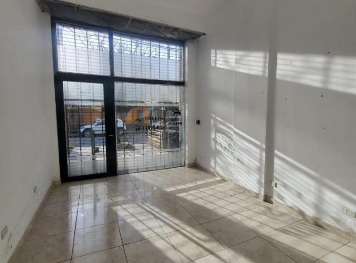 Local comercial · 38m² · 1 Ambiente · 1 Cochera