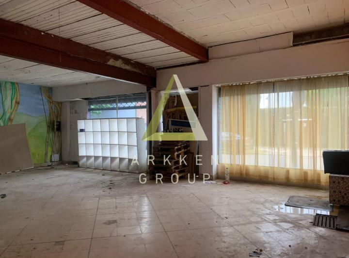 Local comercial · 809m² · 1 Cochera