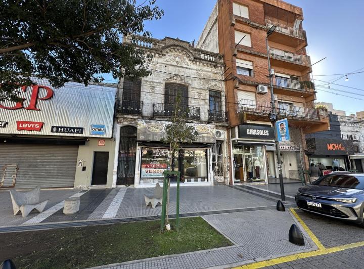 Local comercial · 324m²