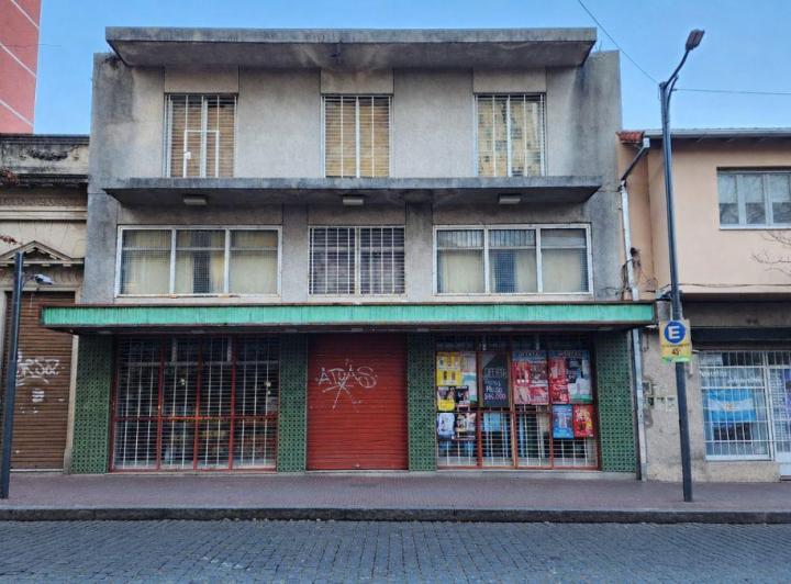 Local comercial · 835m²