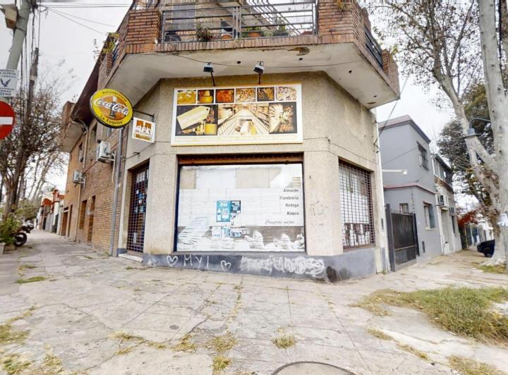 Local comercial · 298m² · 5 Ambientes · 1 Cochera