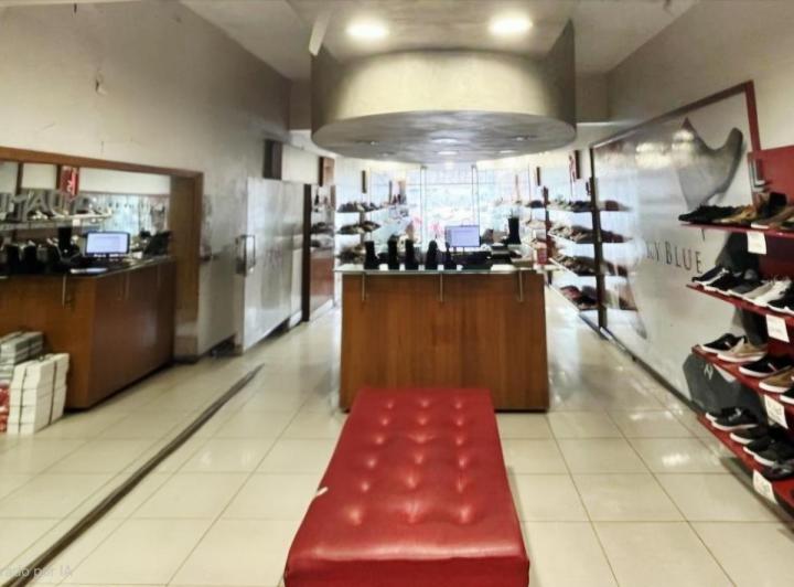 Local comercial · 250m² · 2 Ambientes