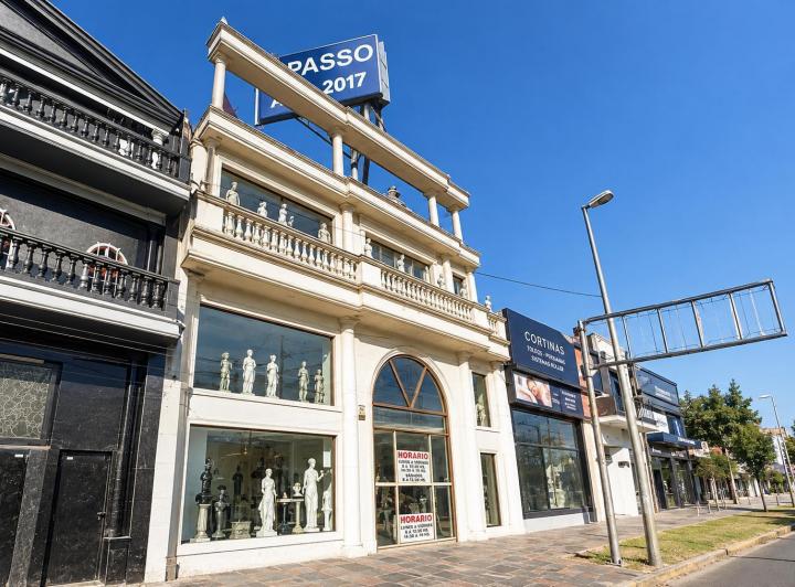 Local comercial · 967m²