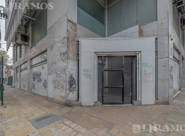 Local comercial · 567m²