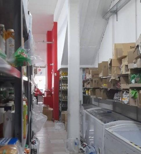 Local comercial · 220m² · 4 Cocheras