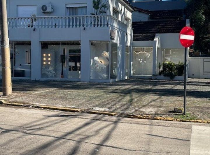 Local comercial · 358m² · 1 Ambiente