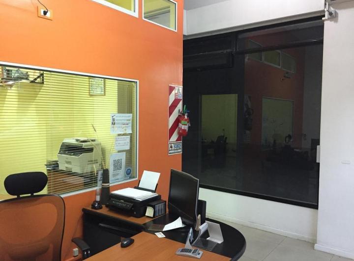 Local comercial · 32m² · 1 Ambiente · 1 Cochera