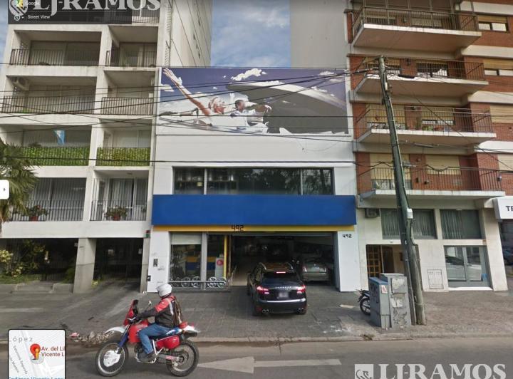 Local comercial · 393m²