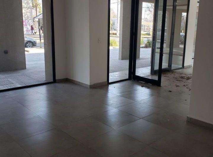 Local comercial · 198m² · 1 Cochera
